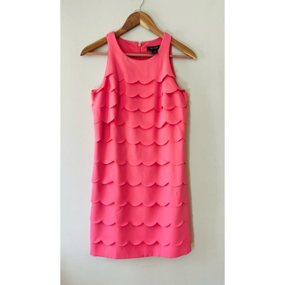 Whbm Sz Xs Coral Pink Sleeveless Dress Scalloped Tiered Sculpted Shift Back Zip